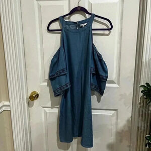 Crown and ivy sz lg jean dress with off the shoulder sleeves